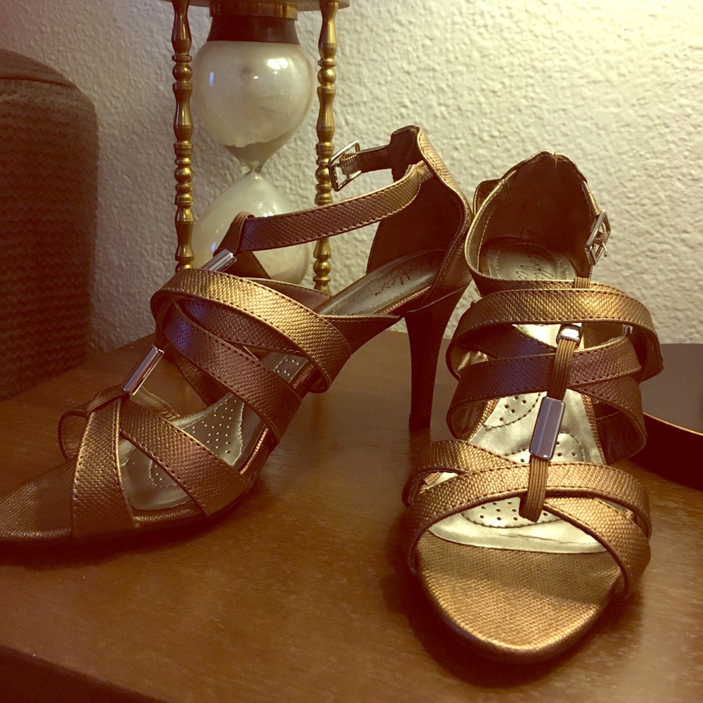 LAST CHANCE 🌺 Dexflex Comfort Heels